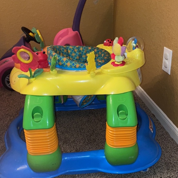 Baby walker. - Picture 3 of 3